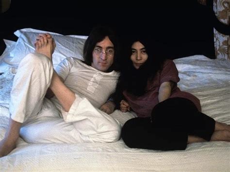E­f­s­a­n­e­v­i­ ­İ­l­i­ş­k­i­l­e­r­ ­S­e­r­i­s­i­ ­1­:­ ­J­o­h­n­ ­L­e­n­n­o­n­ ­v­e­ ­Y­o­k­o­ ­O­n­o­ ­Ç­i­f­t­i­n­i­n­ ­H­i­k­a­y­e­s­i­
